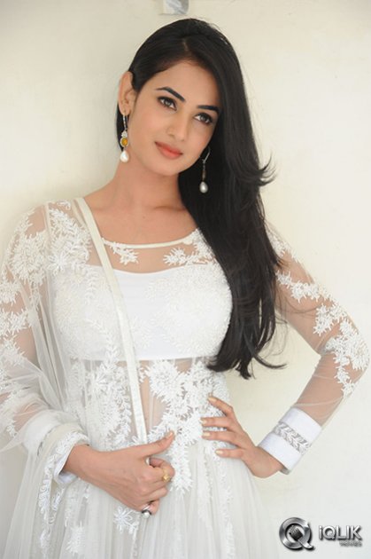 Sonal-Chauhan-at-Legend-Movie-Press-Meet